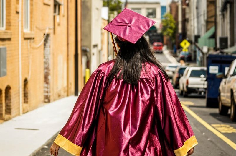 Benefits of Temping for Recent College Grads