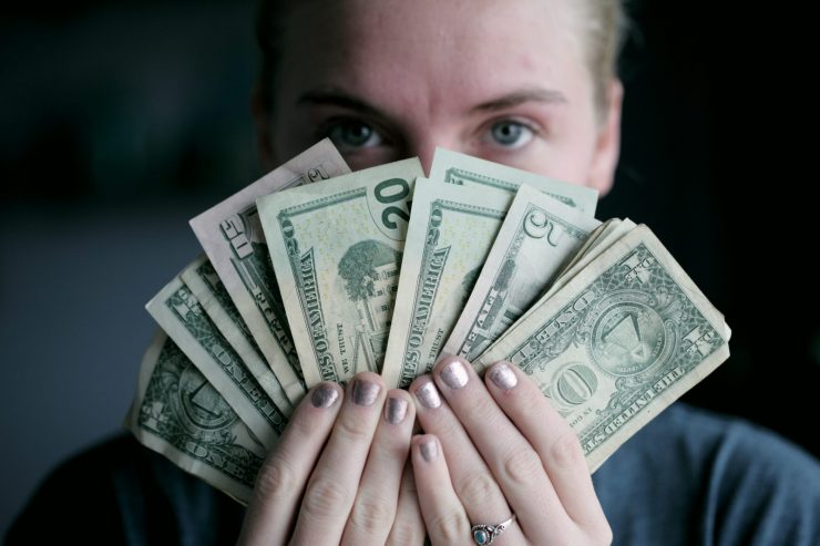 Things to Know when Considering a Bonus Plan for your Staff
